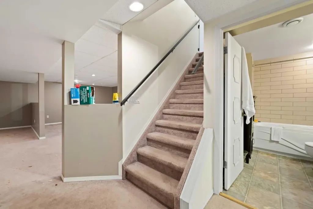 6756 Huntchester Road NE Calgary AB T2K 5E7