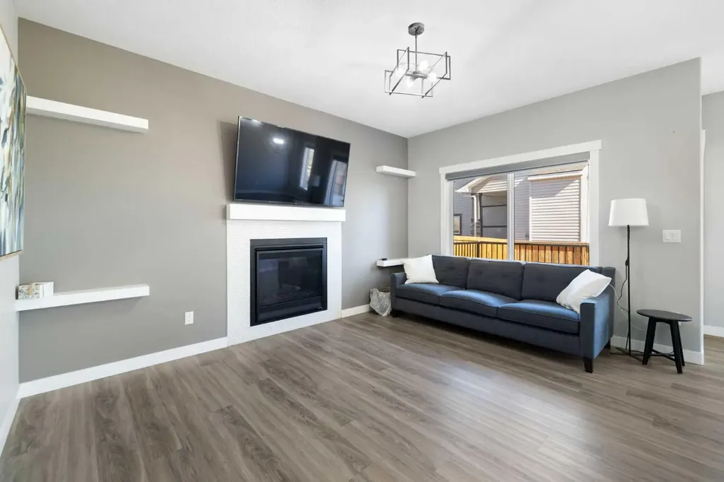 628 Edgefield Street Strathmore AB T1P 0H5