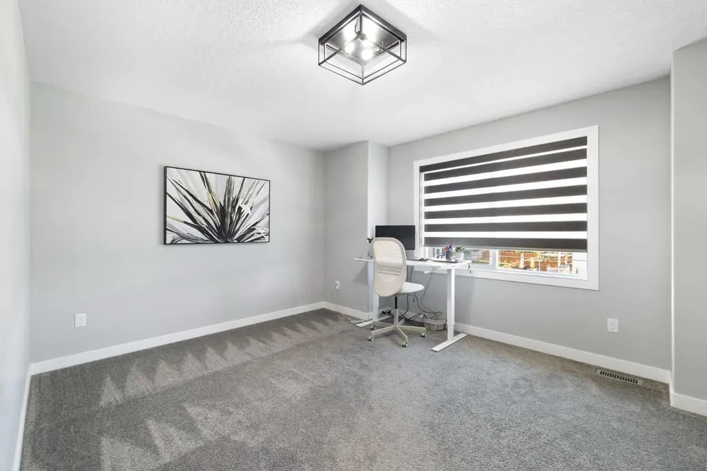 628 Edgefield Street Strathmore AB T1P 0H5