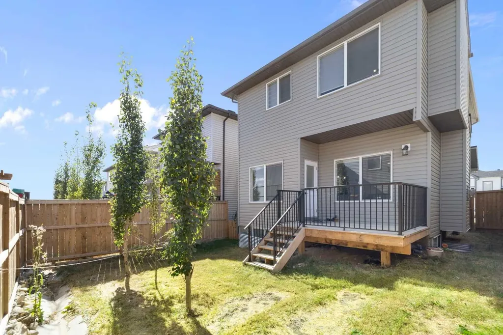 628 Edgefield Street Strathmore AB T1P 0H5