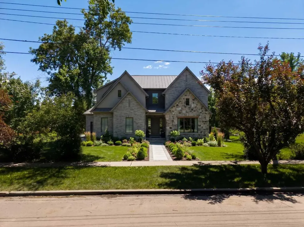 409 40 Avenue SW Calgary AB T2S 0X5