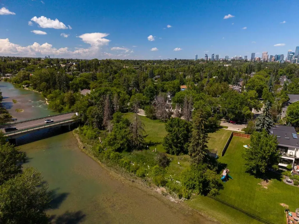 409 40 Avenue SW Calgary AB T2S 0X5