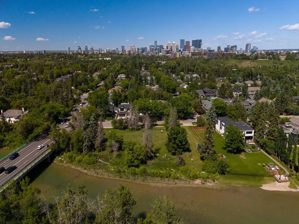 409 40 Avenue SW Calgary AB T2S 0X5