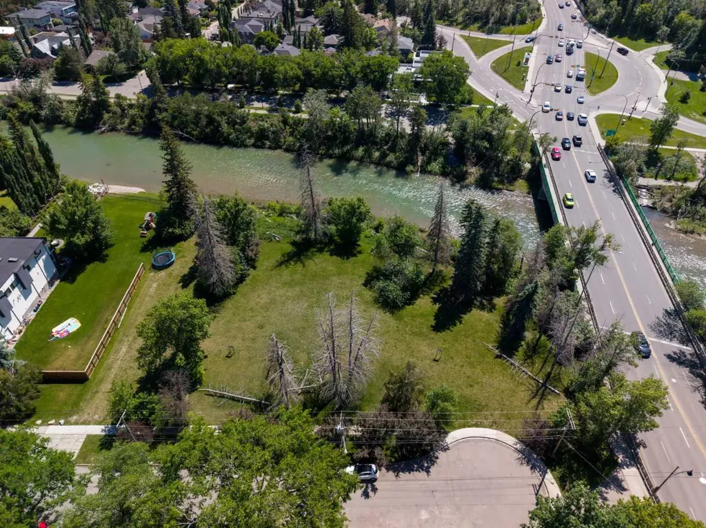 409 40 Avenue SW Calgary AB T2S 0X5