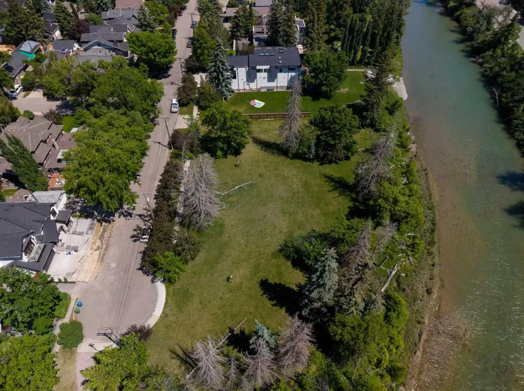 409 40 Avenue SW Calgary AB T2S 0X5