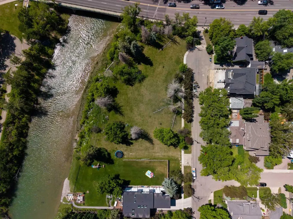 409 40 Avenue SW Calgary AB T2S 0X5