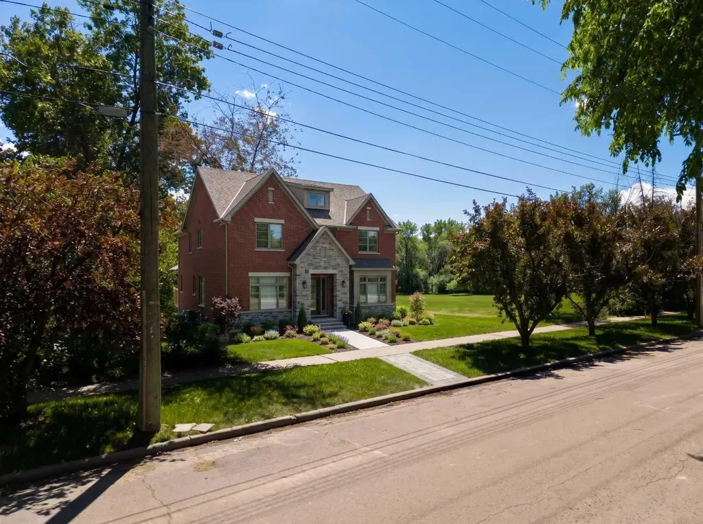 409 40 Avenue SW Calgary AB T2S 0X5