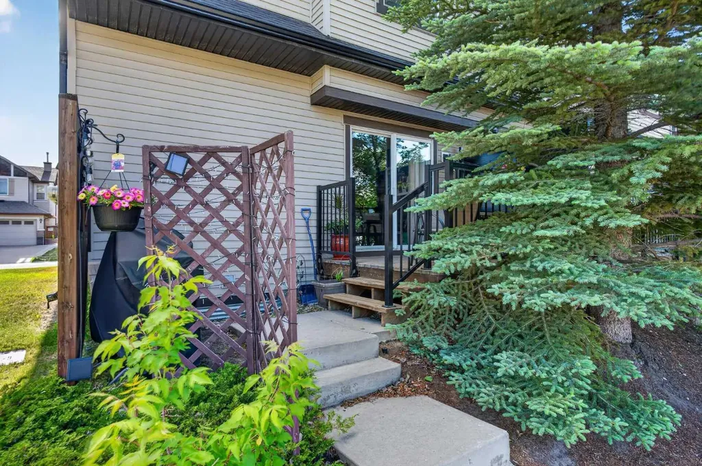 22 Panatella Park NW Calgary AB T3K 6K4