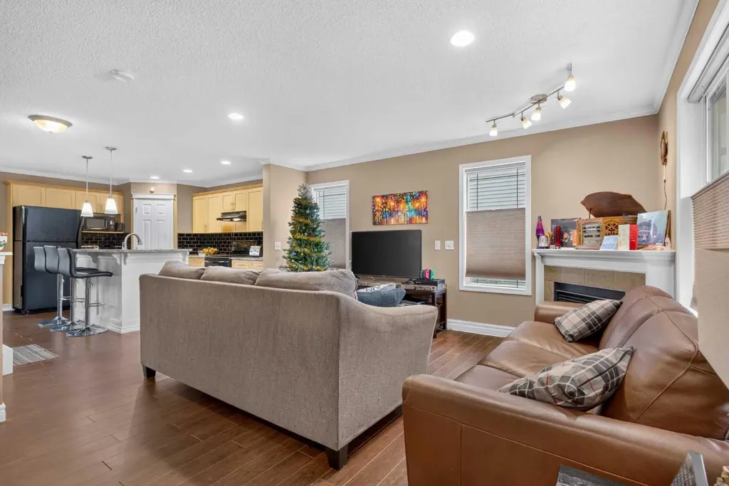 22 Panatella Park NW Calgary AB T3K 6K4