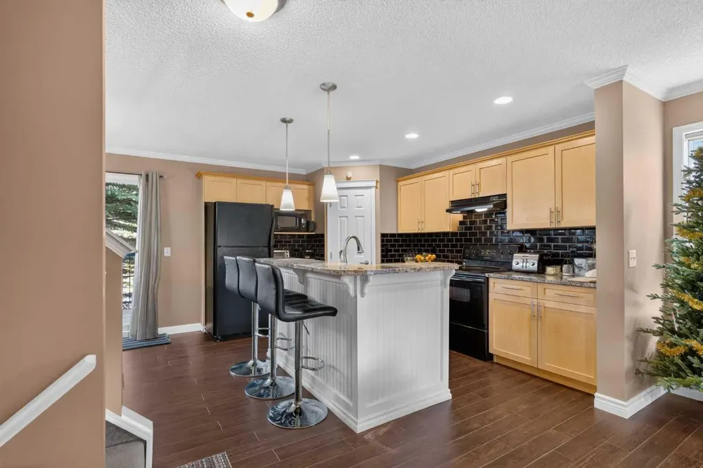 22 Panatella Park NW Calgary AB T3K 6K4