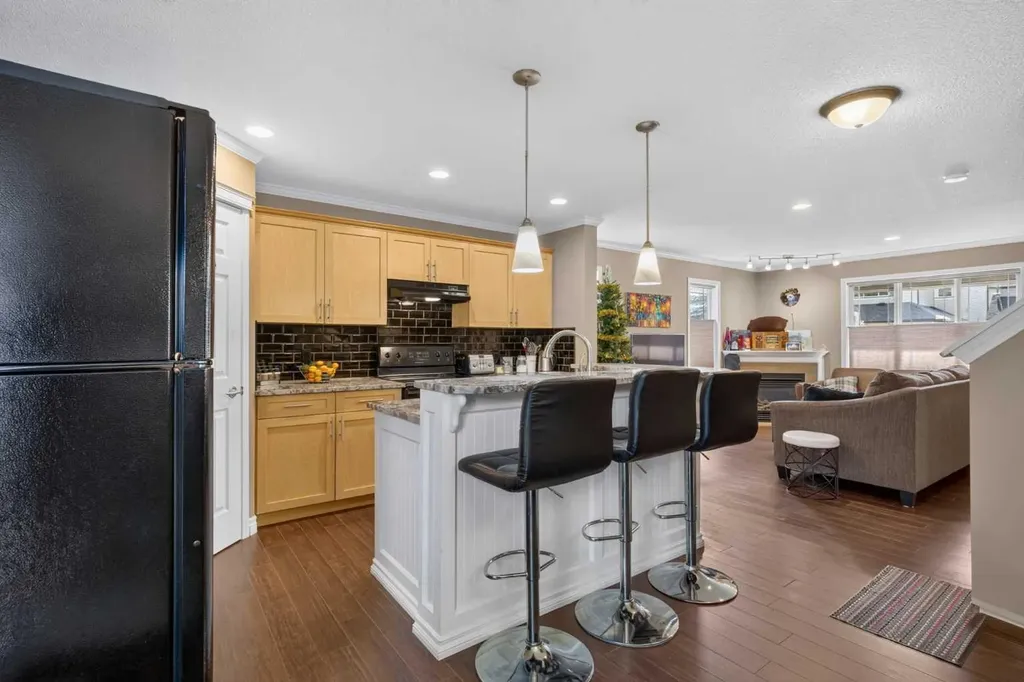 22 Panatella Park NW Calgary AB T3K 6K4