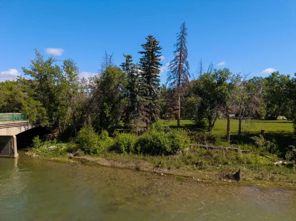 415 40 Avenue SW Calgary AB T2S 0X5