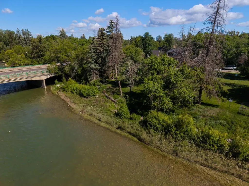 415 40 Avenue SW Calgary AB T2S 0X5