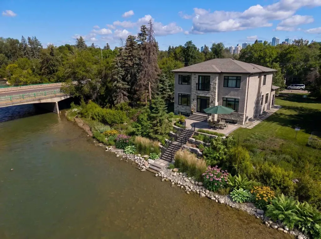 415 40 Avenue SW Calgary AB T2S 0X5