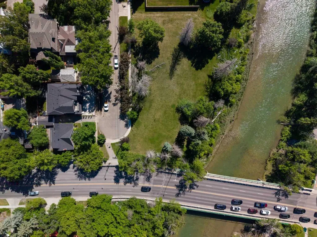 415 40 Avenue SW Calgary AB T2S 0X5