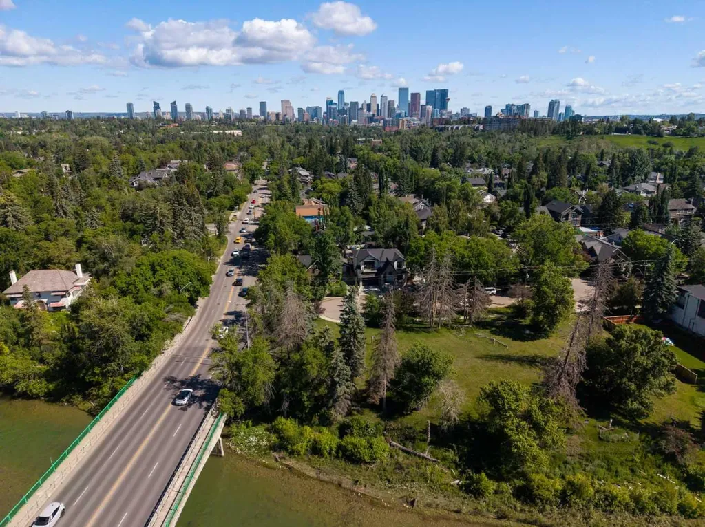 415 40 Avenue SW Calgary AB T2S 0X5