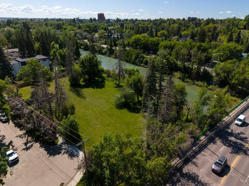 415 40 Avenue SW Calgary AB T2S 0X5