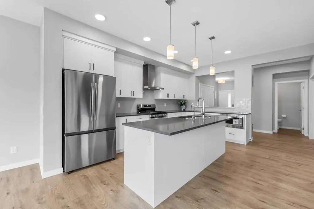 47 Carringvue Passage NW Calgary AB T3P 2G4