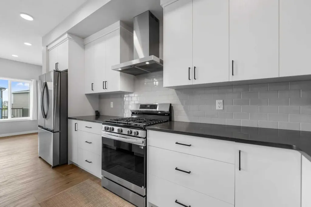 47 Carringvue Passage NW Calgary AB T3P 2G4