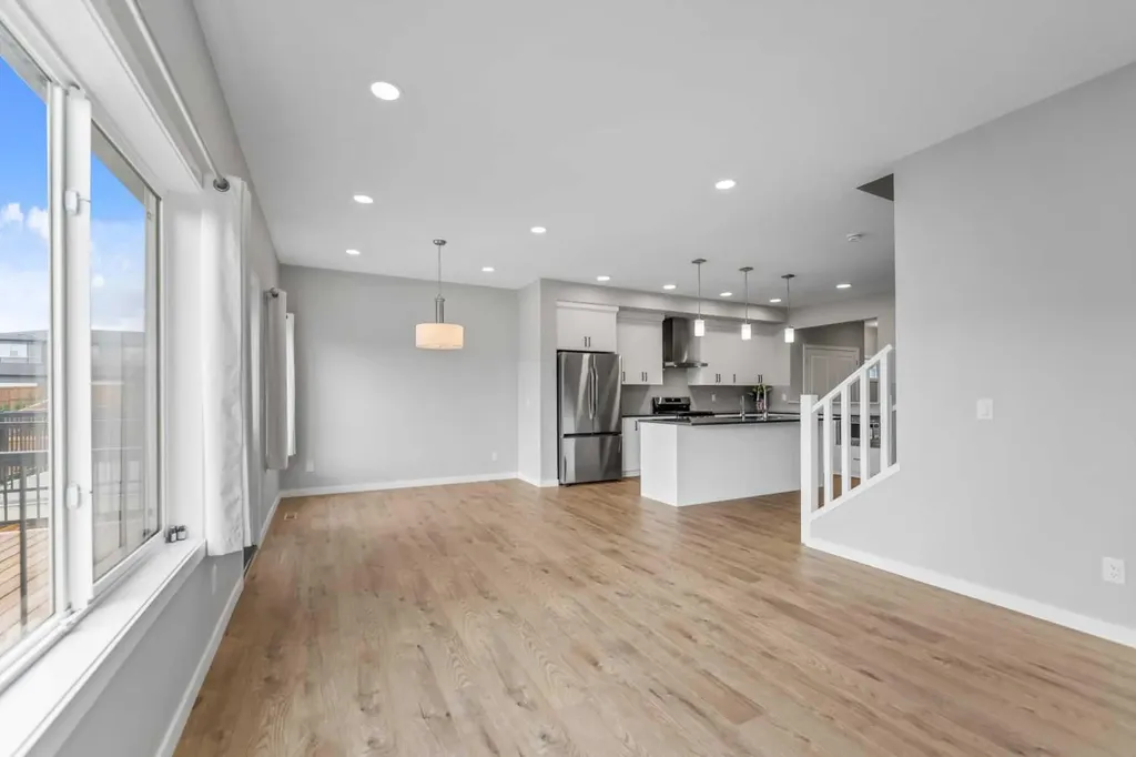 47 Carringvue Passage NW Calgary AB T3P 2G4