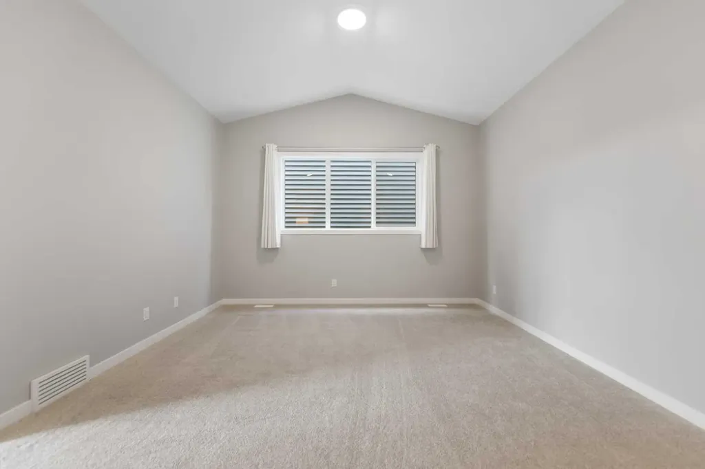 47 Carringvue Passage NW Calgary AB T3P 2G4