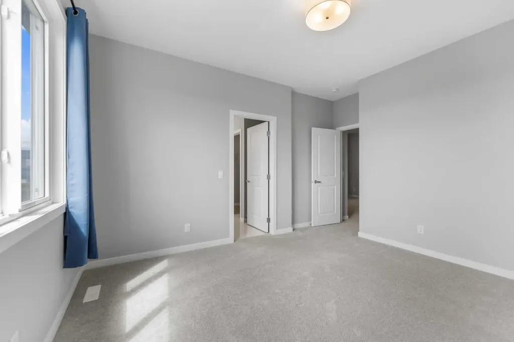 47 Carringvue Passage NW Calgary AB T3P 2G4