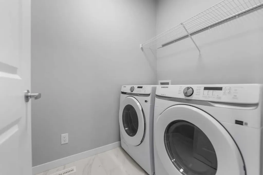 47 Carringvue Passage NW Calgary AB T3P 2G4