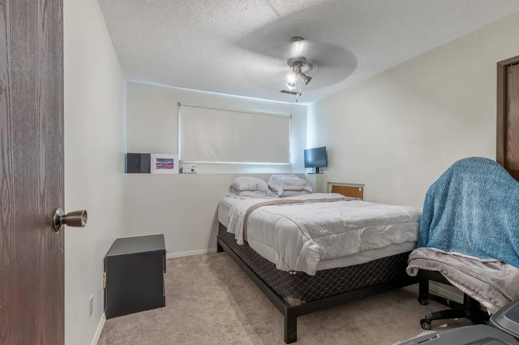 309 19 Street N Lethbridge AB T1H 3K3