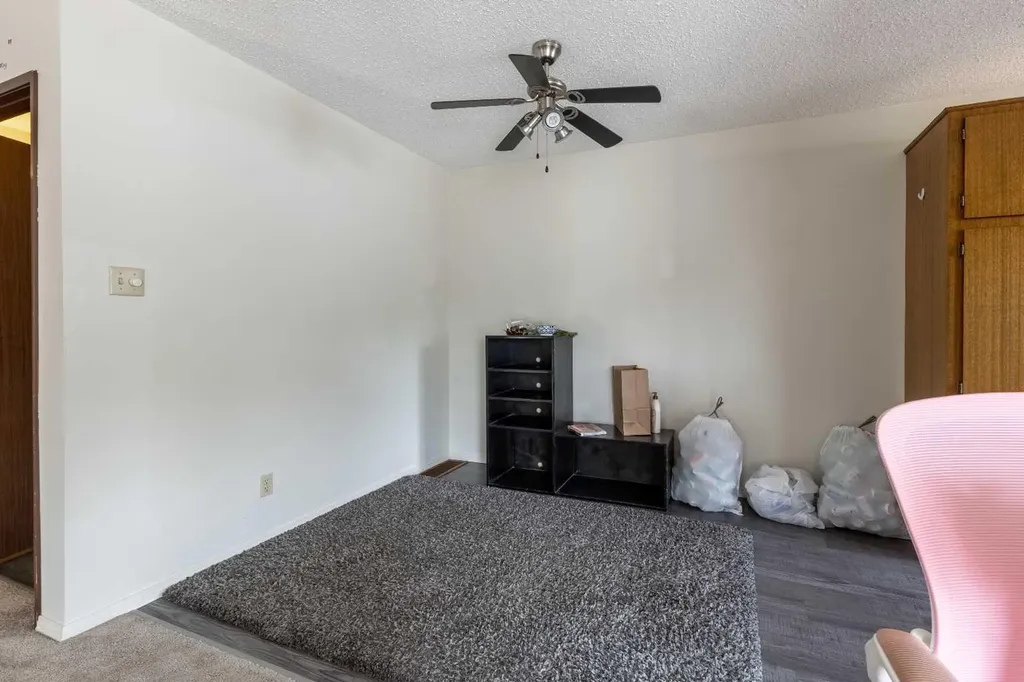 309 19 Street N Lethbridge AB T1H 3K3
