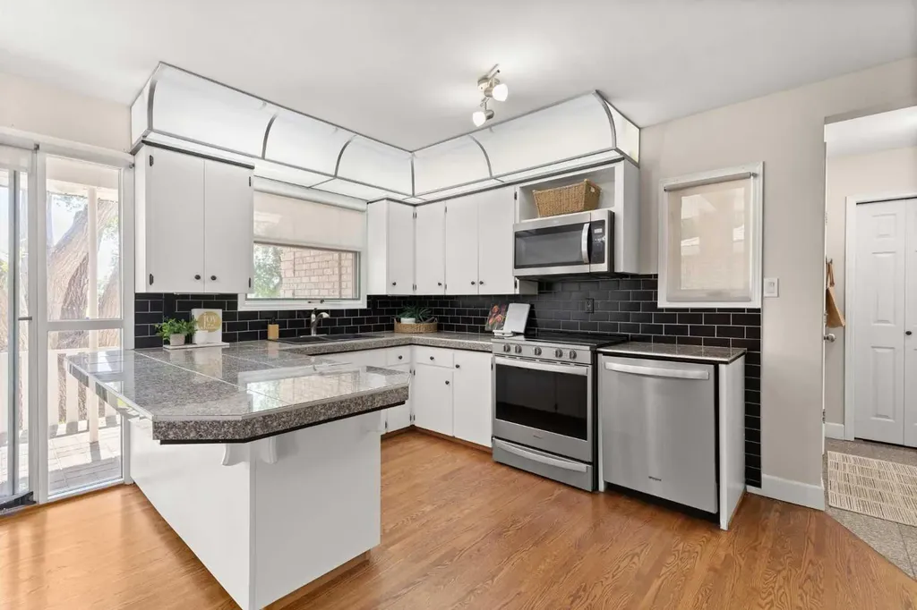 890 Hargrave Way NW Medicine Hat AB T1A 6Y9