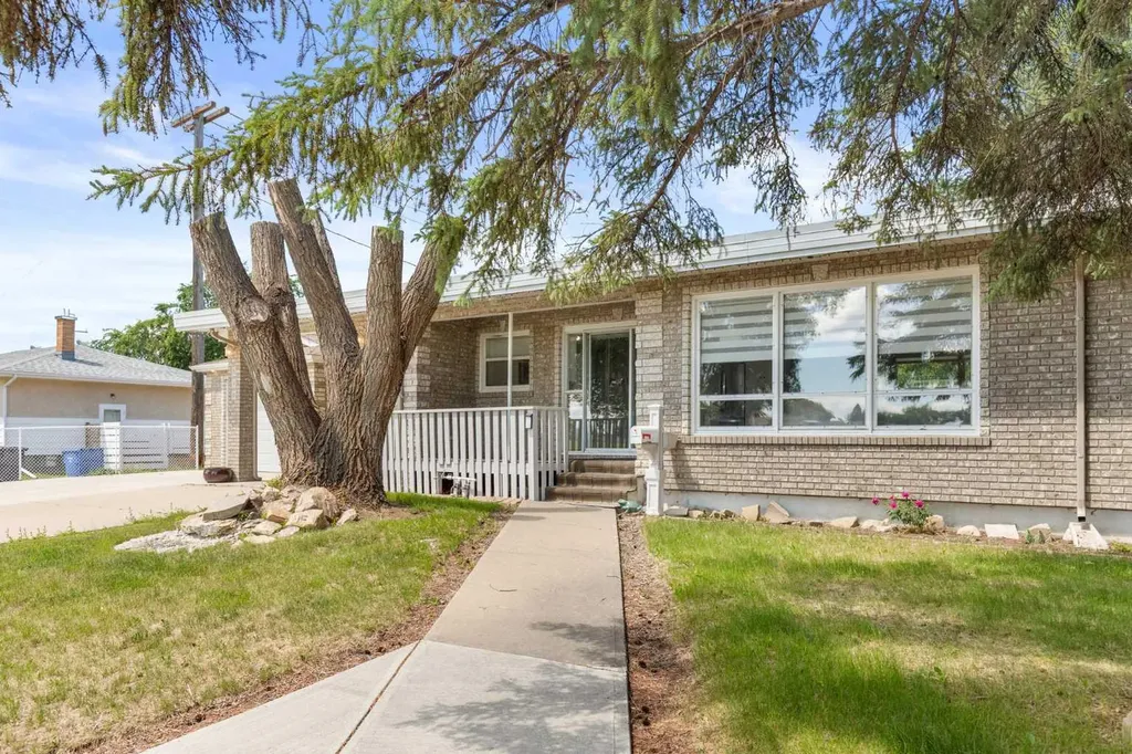 890 Hargrave Way NW Medicine Hat AB T1A 6Y9
