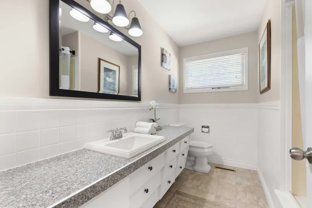 890 Hargrave Way NW Medicine Hat AB T1A 6Y9