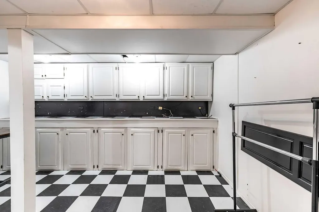 890 Hargrave Way NW Medicine Hat AB T1A 6Y9