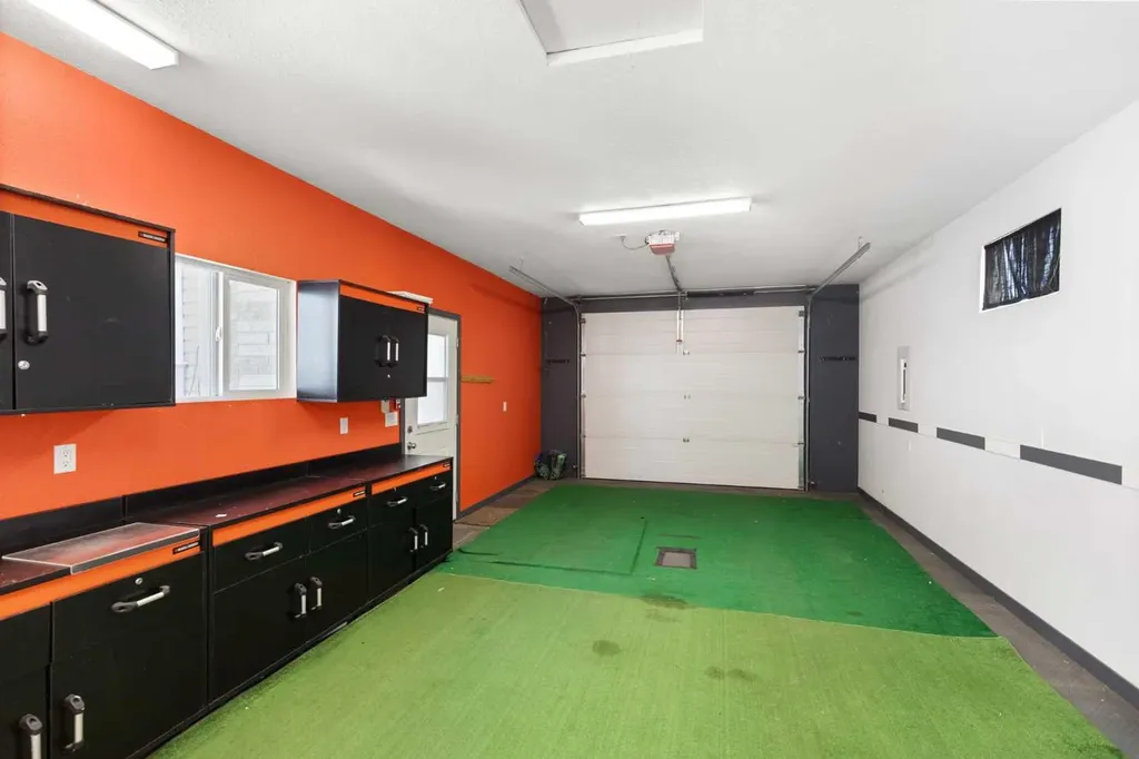 890 Hargrave Way NW Medicine Hat AB T1A 6Y9