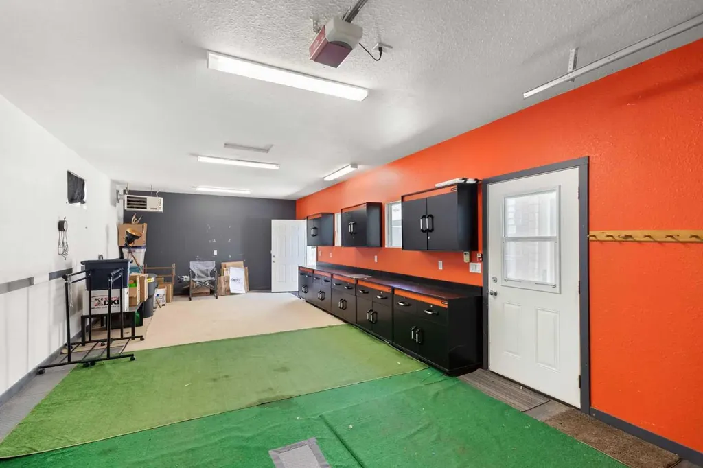 890 Hargrave Way NW Medicine Hat AB T1A 6Y9