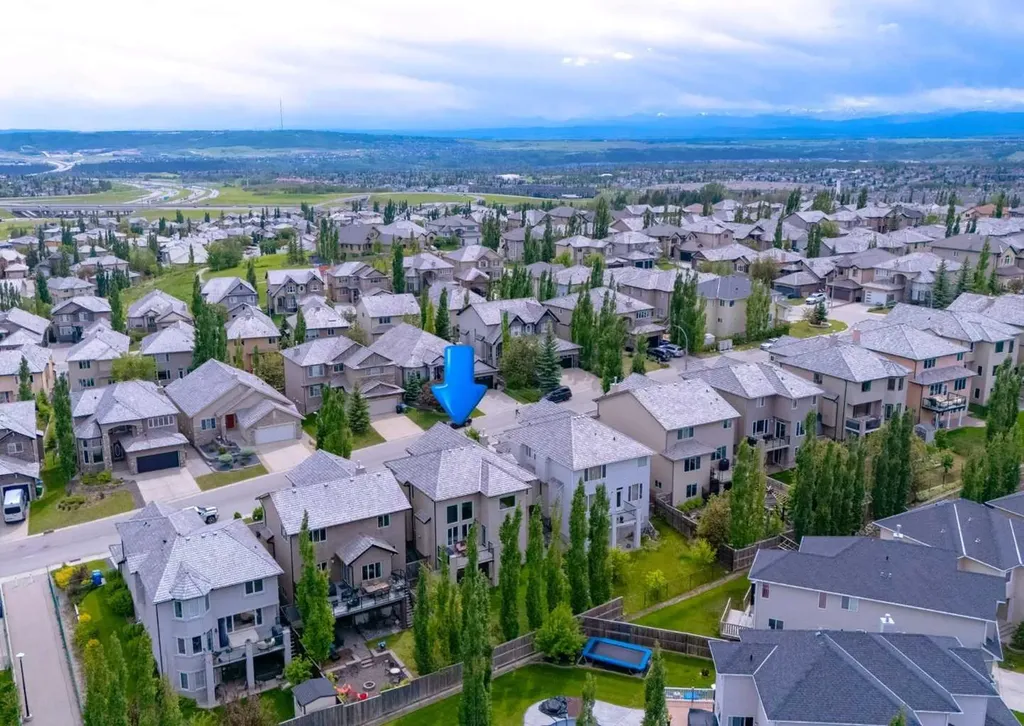 98 Royal Ridge Mount NW Calgary AB T3G 5Z3