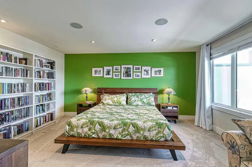 2418 24a Street SW Calgary AB T3E 1W1