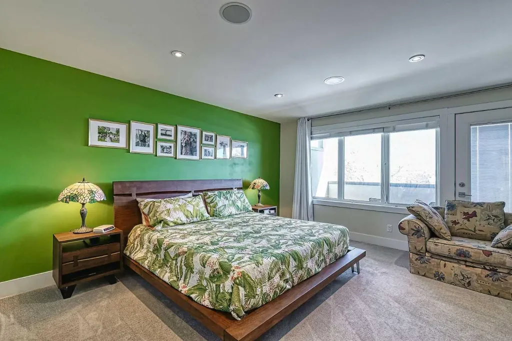 2418 24a Street SW Calgary AB T3E 1W1