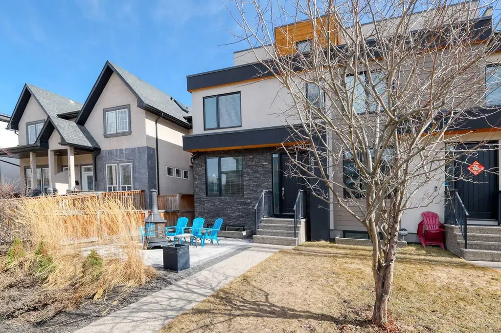 2418 24a Street SW Calgary AB T3E 1W1