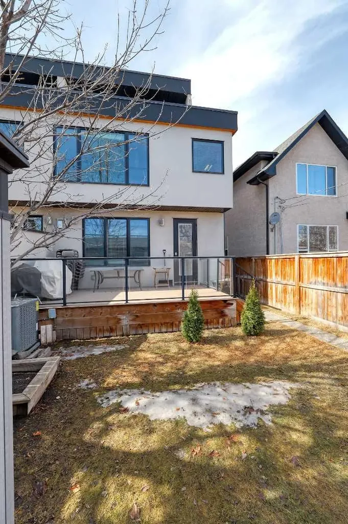 2418 24a Street SW Calgary AB T3E 1W1