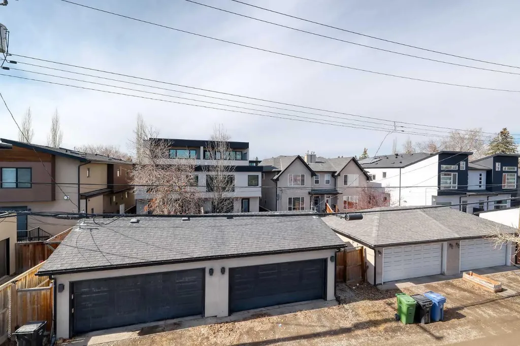 2418 24a Street SW Calgary AB T3E 1W1