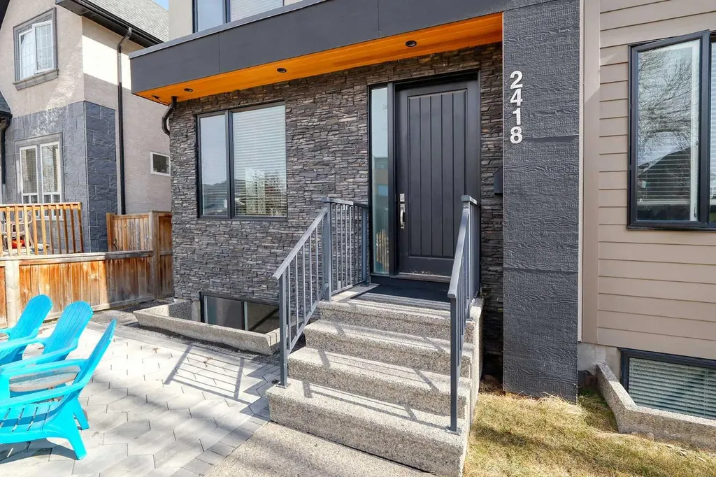 2418 24a Street SW Calgary AB T3E 1W1