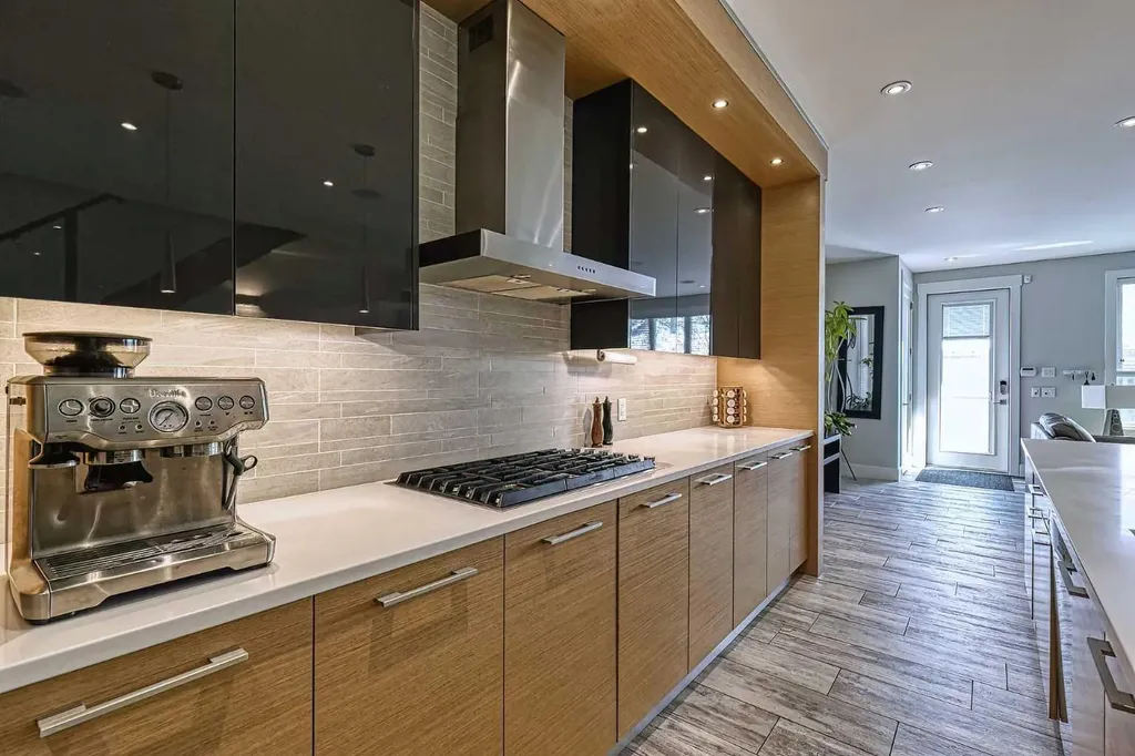 2418 24a Street SW Calgary AB T3E 1W1