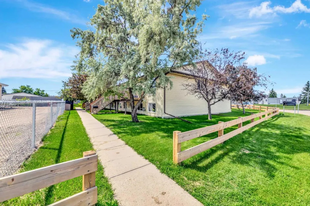 5219 57 Street Lloydminster AB T9V 0V4