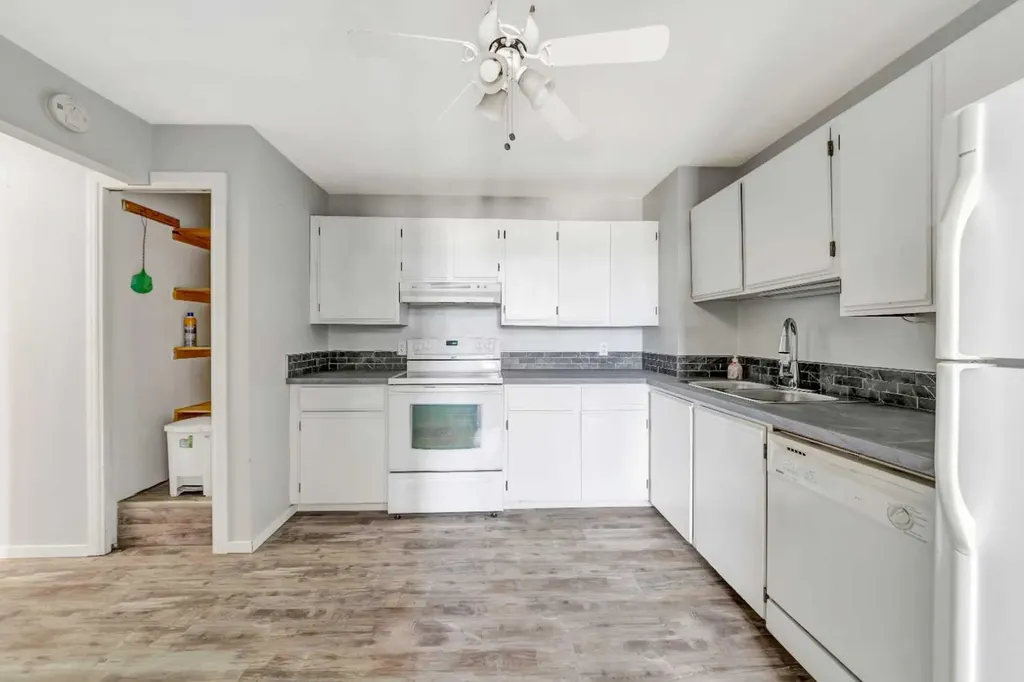 5219 57 Street Lloydminster AB T9V 0V4