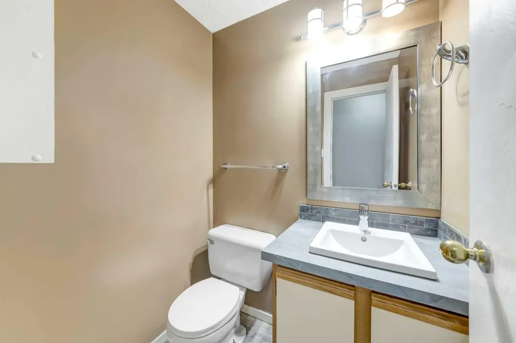 5219 57 Street Lloydminster AB T9V 0V4