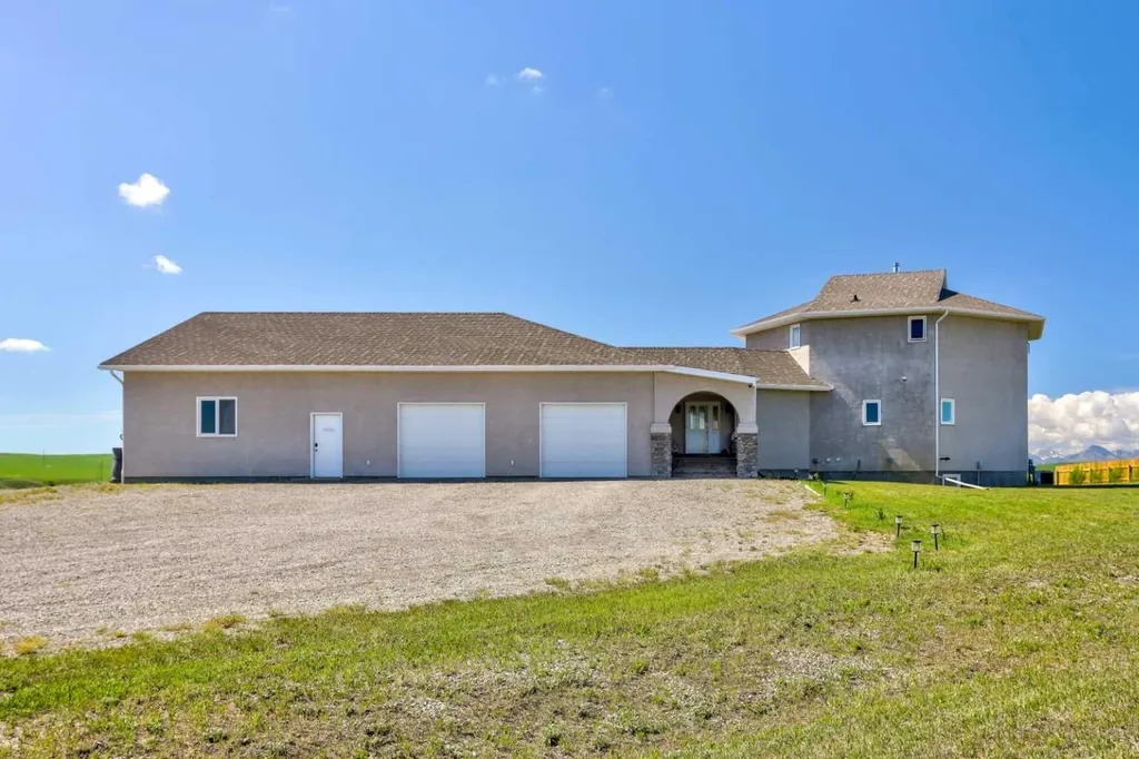7106 Range Road 292 Rural Pincher Creek No. 9 M.d. Of AB T0K 1W0