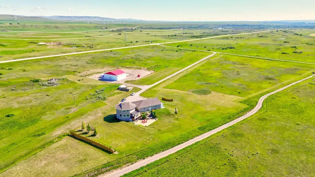 7106 Range Road 292 Rural Pincher Creek No. 9 M.d. Of AB T0K 1W0