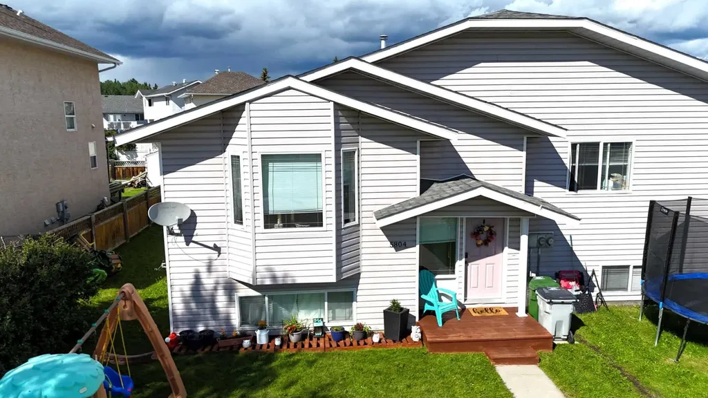 5804 12 Avenue Edson AB T7E 1X2