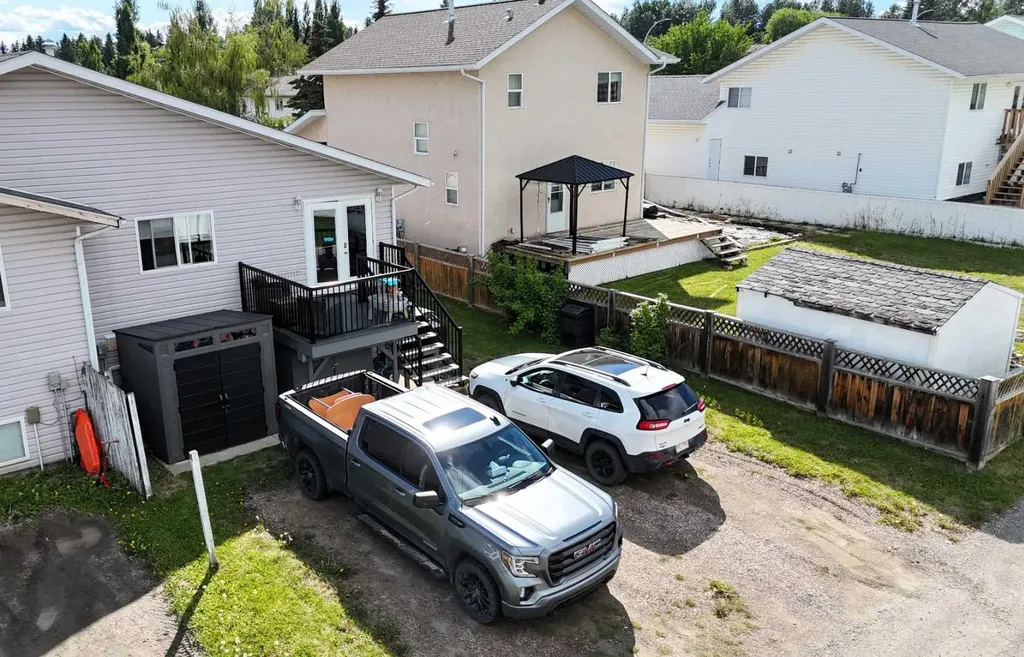 5804 12 Avenue Edson AB T7E 1X2